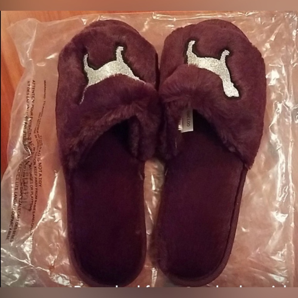 New~ Victoria's Secret Slippers ~Sz Med– 7/8~